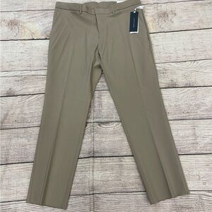 NWT Tommy Hilfiger khaki stretchy fabric machine washable pants 36/30